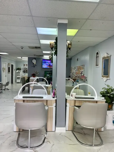 The clean, welcoming nail stations inside Hien Vu Nails in Champaign, Illinois